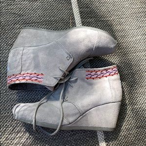 Toms suede wedges